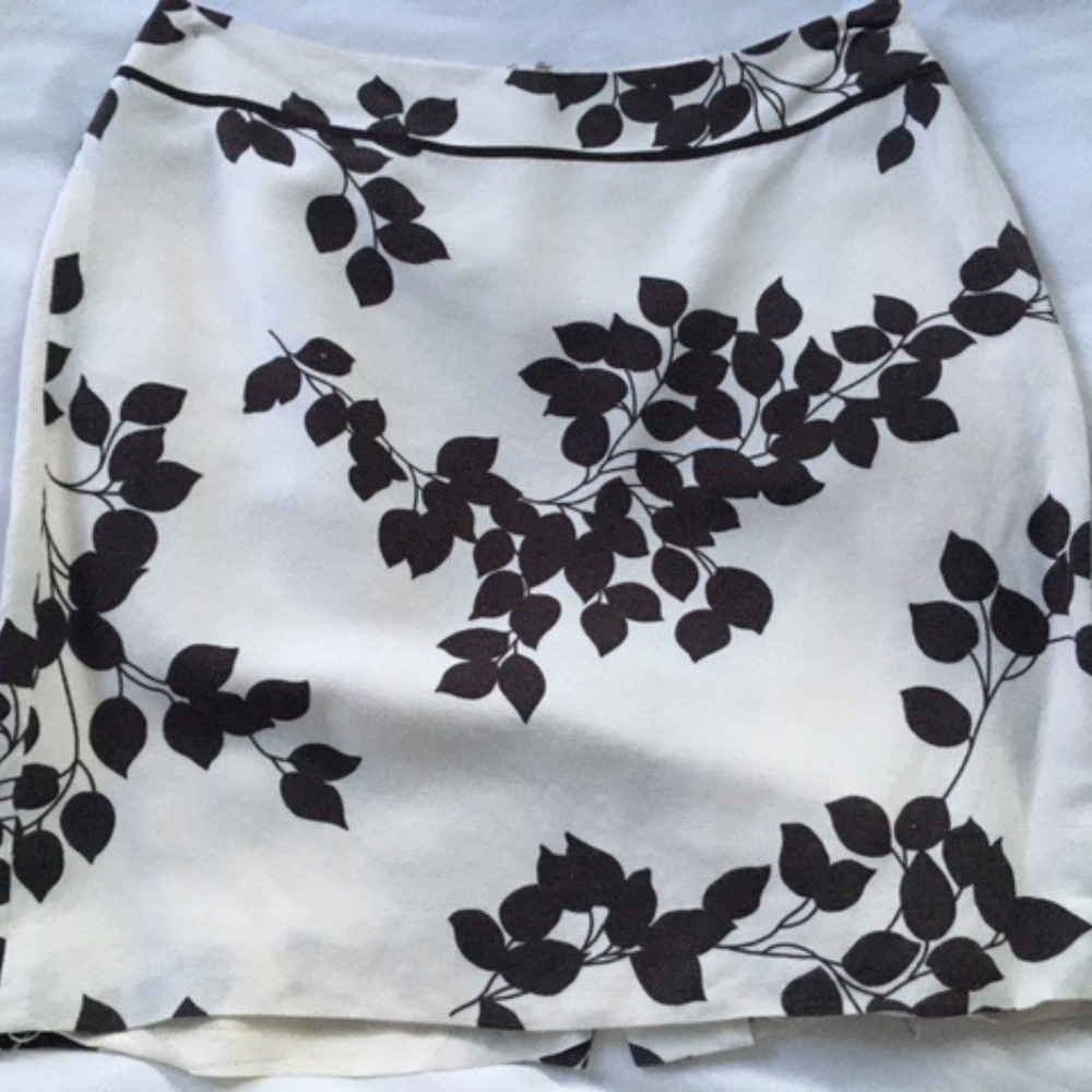 Ann Taylor  Loft Cream with Brown leaf Linen Skirt